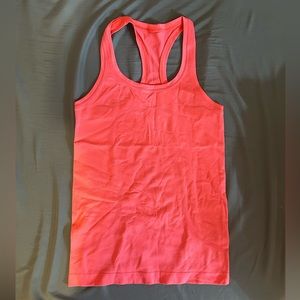 Lululemon swiftly tech tank lipgloss size 4